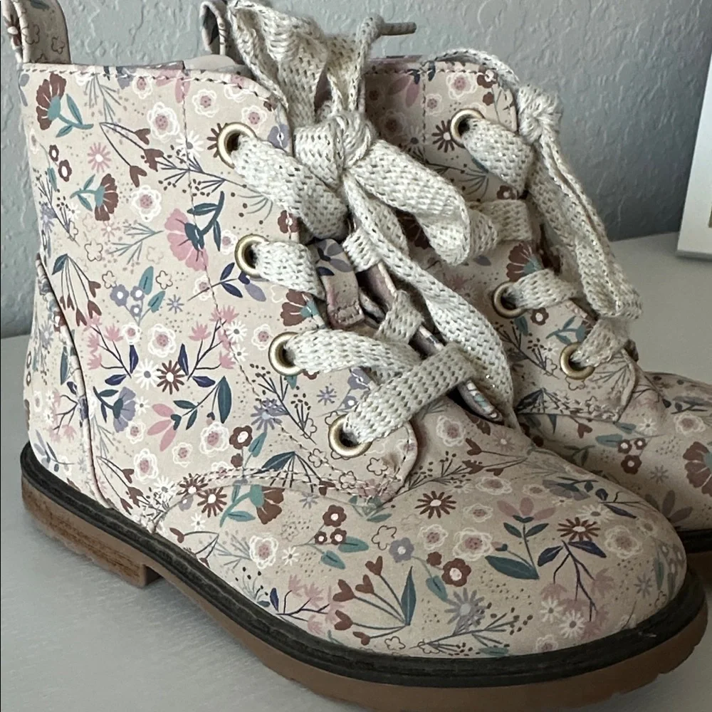 Cat & Jack Brand Floral Cream Kids Boots - Picture 6 of 7